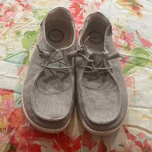 Gray hey dudes, never worn perfectly clean gray on the soul